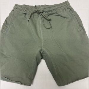 Urban Outfitters Men's green sage Cotton Shorts. Size M